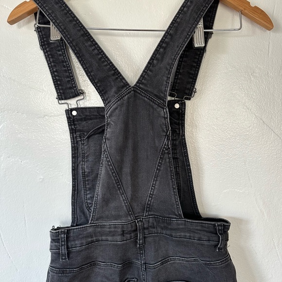 Free People Overalls. Size 25R. - Picture 9 of 10
